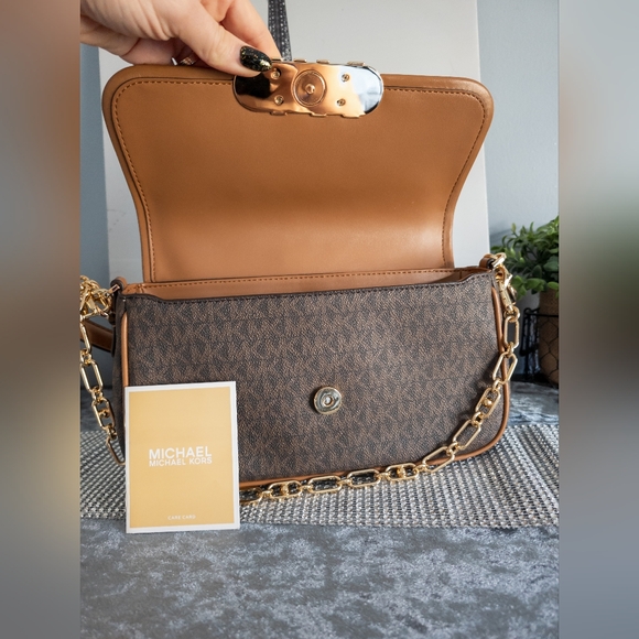 ❗️LOW START❗️Michael Kors Parker Medium Logo Shoulder Bag- NWOT - Picture 14 of 14